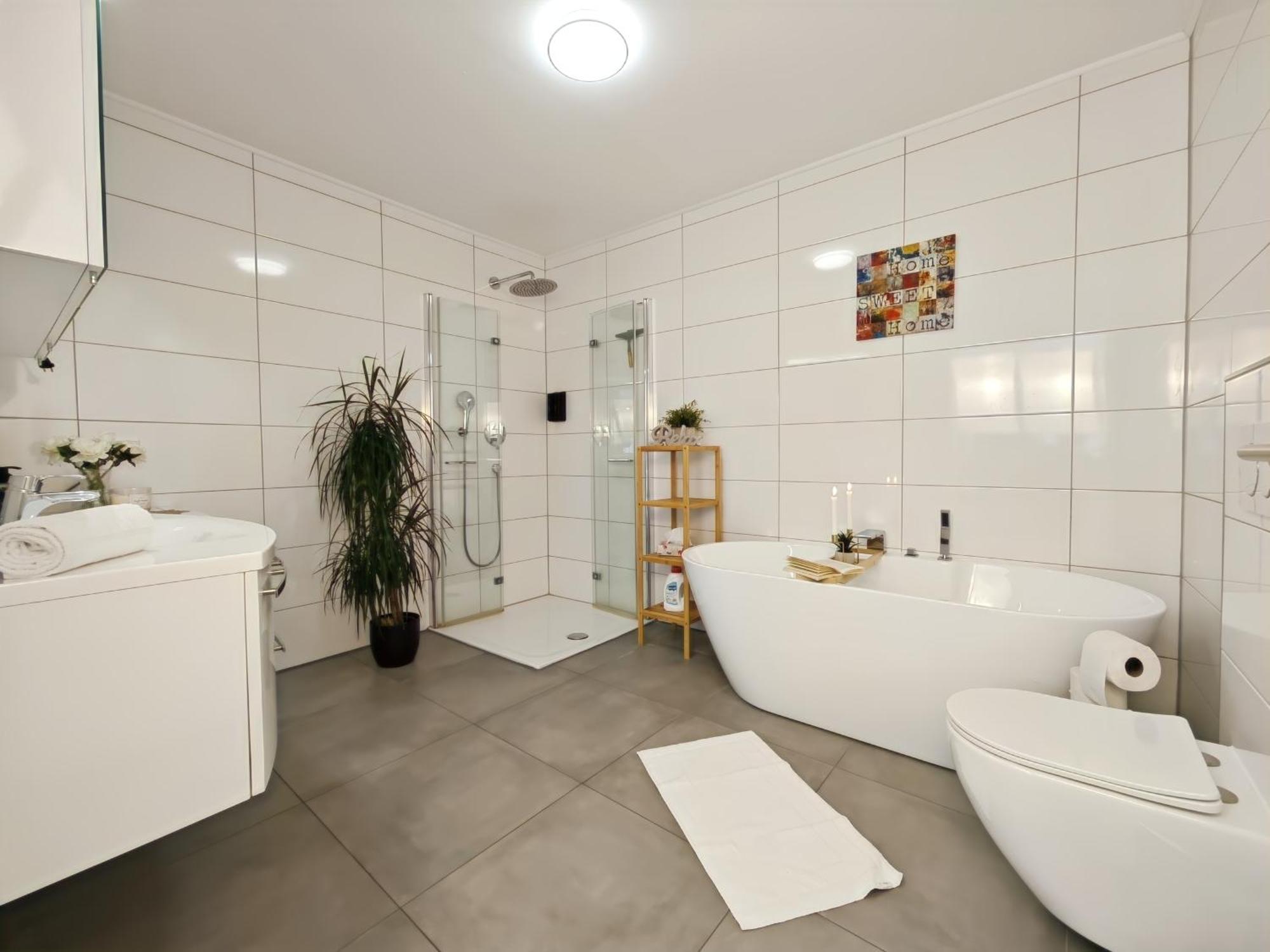 Kaiserin Sisi Fuer Bis Zu 6 - Arbeitsplatz, Badewanne, Parkplatz, Waschmaschine ดิงเคลส์บืล ภายนอก รูปภาพ
